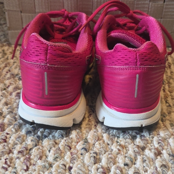 Nike Women's Pink and White Athletic Shoes - Picture 7 of 9